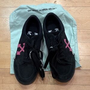 Off-White Black and Pink Women's Sneakers